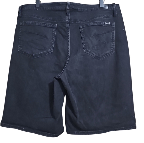 ๐ข 3 for $30 ๐ข SEVEN7 SUNSET BERMUDA SHORTS - Picture 3 of 8